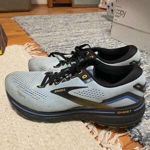 Brooks Ghost 15 womens Running Shoes - Blue and Black size 11